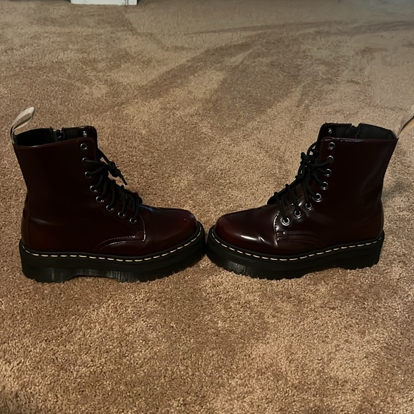 Cherry red Dr. Martens - Picture 2 of 10